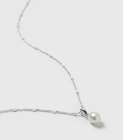 Halsband Syster P Treasure Single Pearl Silver