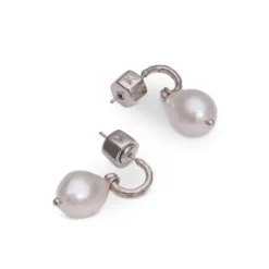 Örhängen YLVA LI Bertha Baroque Pearl Silver 6122