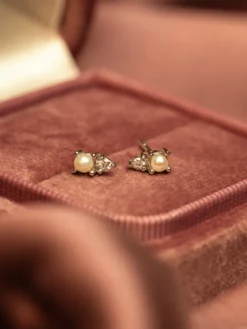 Signature Diamond Collection YLVA LI Diamond Pearl Stud Örhängen – Silver 8712