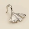 Chram YLVA LI Embla Leaf Charm – Silver