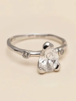 Ringar YLVA LI Embla ring Crystal – Silver