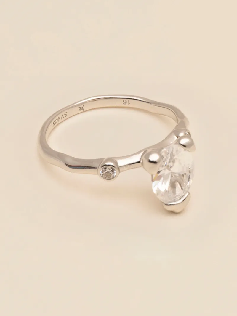 Ringar YLVA LI Embla ring Crystal – Silver