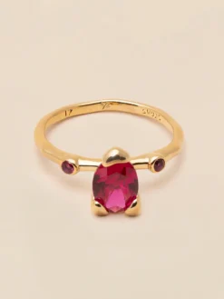 Ringar YLVA LI Embla Ring Ruby – Guld