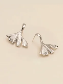 Örhängen YLVA LI Petite Embla leaf – Silver