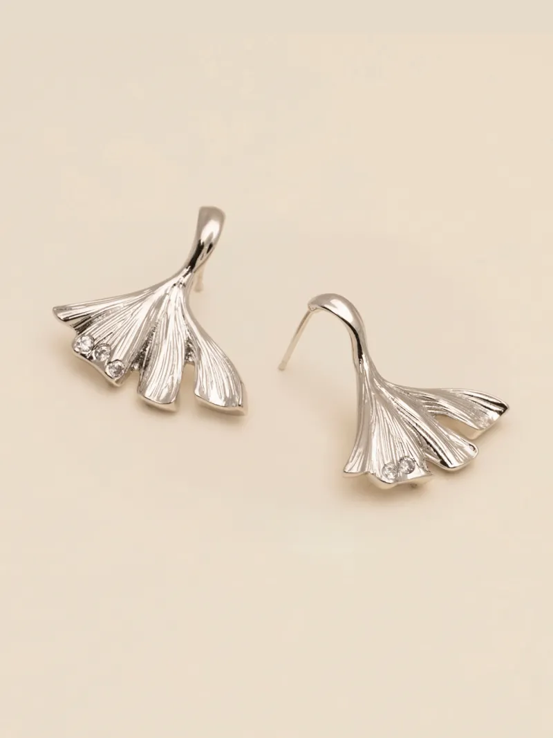 Örhängen YLVA LI Petite Embla leaf – Silver