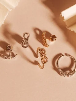 Ringar YLVA LI Yves Bow Ring Guld 3042
